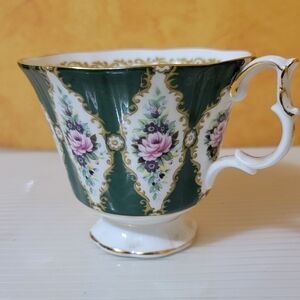 Royal Albert BUCKINGHAM Green Royal Series English Bone China Cup